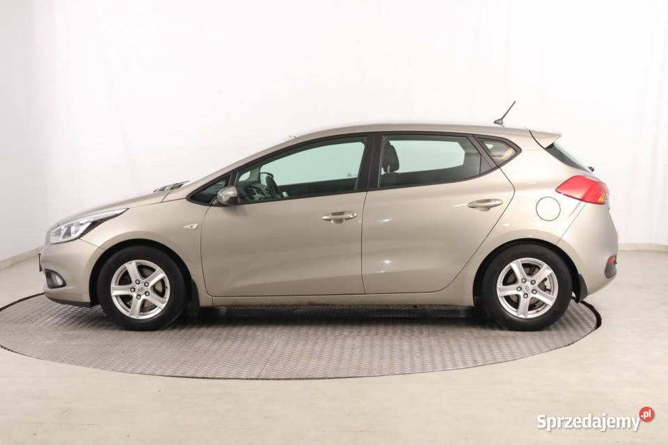 Kia Ceed 16 GDI beżowy