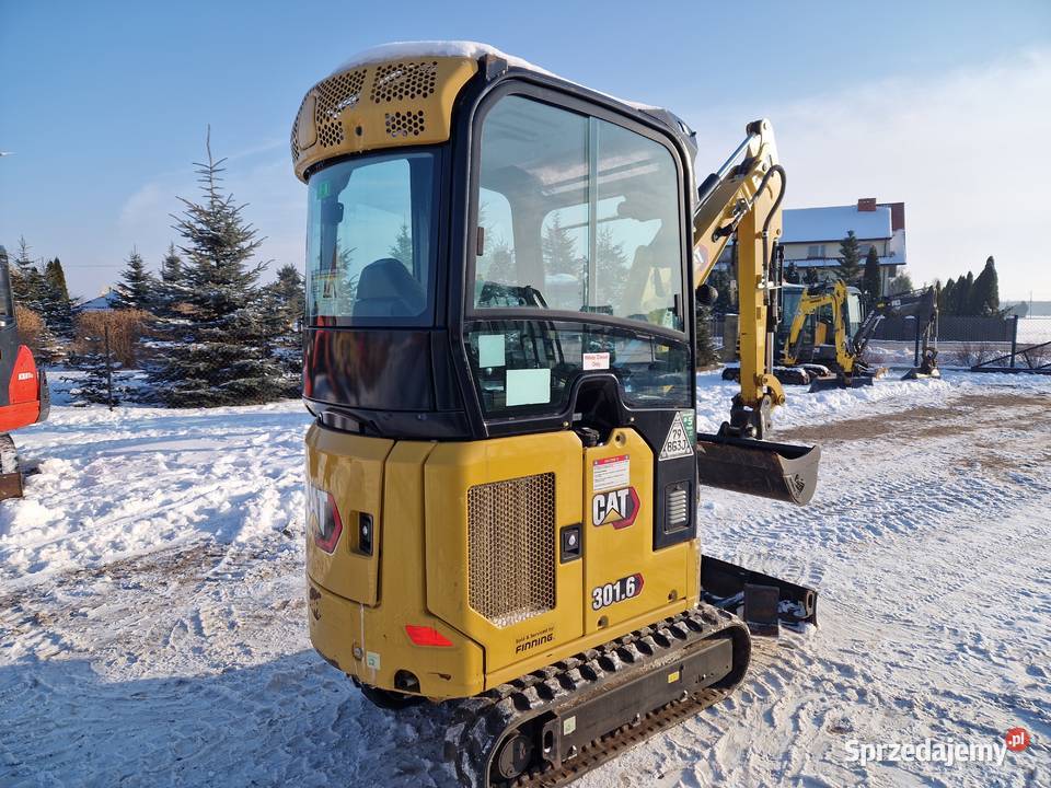Minikoparka CAT 3016 przebieg 600mtg 2022r Rok produkcji 2022 Ryżki