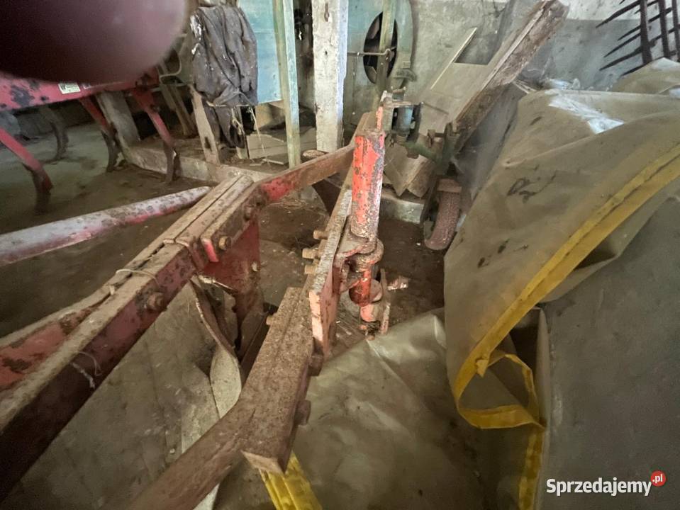 Pług zagonowy Massey Ferguson Wysokie
