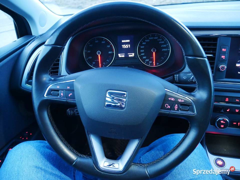 Seat Leon produkcji 2017 Serwisowany w ASO elektryczne szyby Samochody osobowe Żagań sprzedam