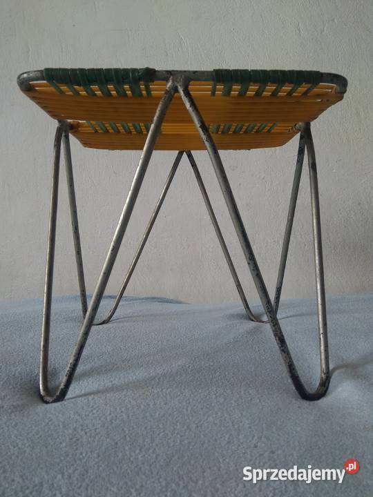Stołek Taboret projektu W Wołkowski metal Warszawa