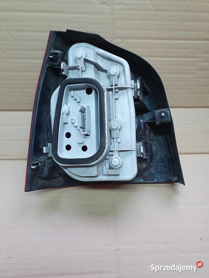 VW POLO 9N 0105 LAMPA PRAWA TYLNA PRAWY TYŁ Międzychód