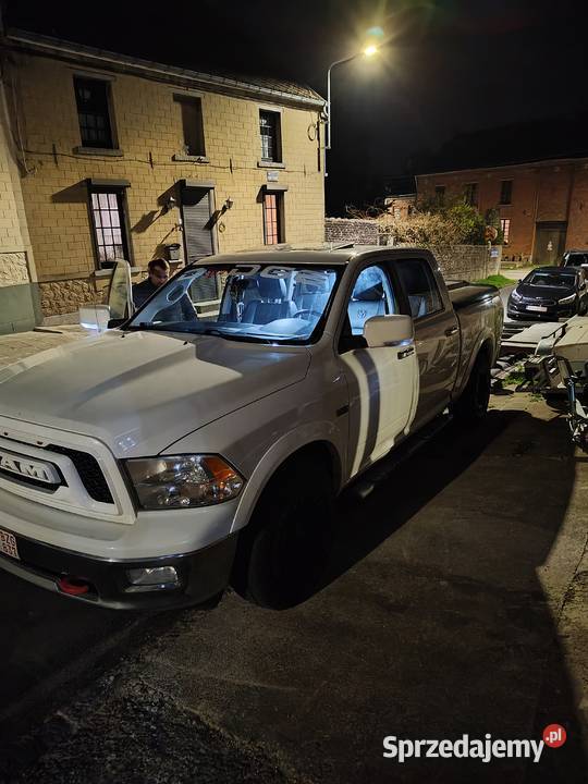 Dodge ram 57 l LPG spalanie 20 l x 100 RAM Urzędów sprzedam