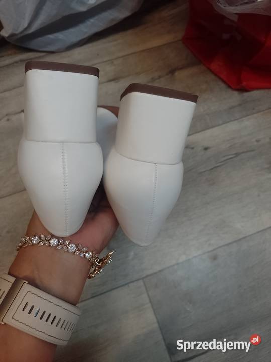 41 ASOS Design Białe czółenka wieczorowe w szpic Czółenka małopolskie Kraków