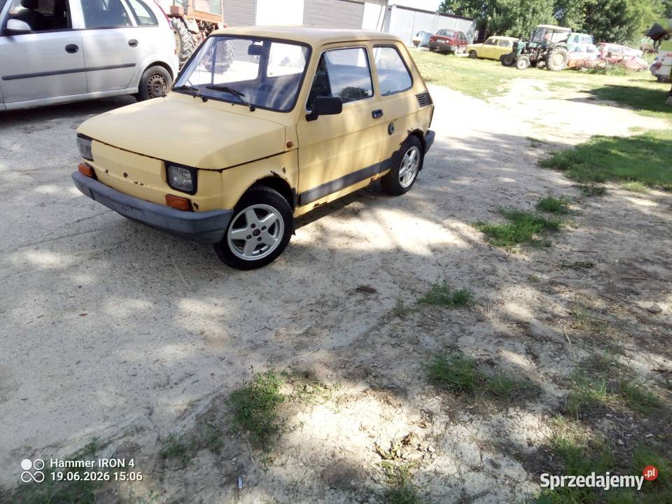 Fiat 126p na chodzie Izbica-Wieś