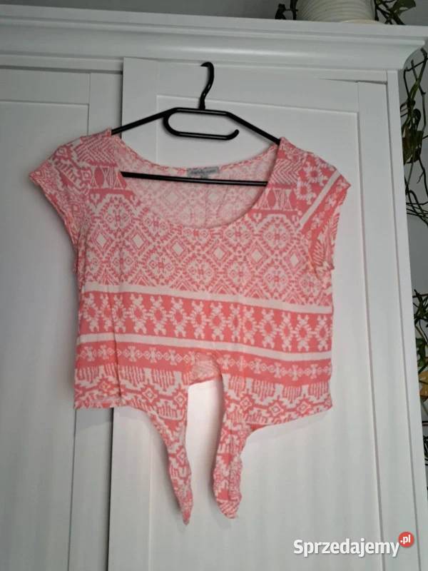 Stylowy crop top Charlotte Russe z wiązaniem XS Rozmiar 34(XS) Topy i koszulki pomorskie Trąbki Wielkie