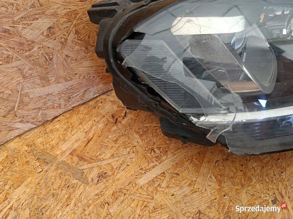 LAMPA REFLEKTOR PRAWY PRZÓD EU 5G1941032 XENON osobowe sprzedam