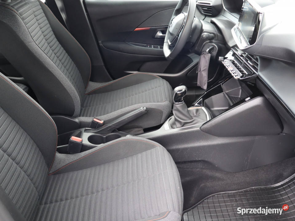 Peugeot 208 12 PureTech światła LED Katowice