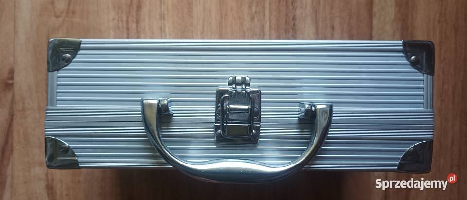 Sprzedam walizkę kosmetyczna pustą