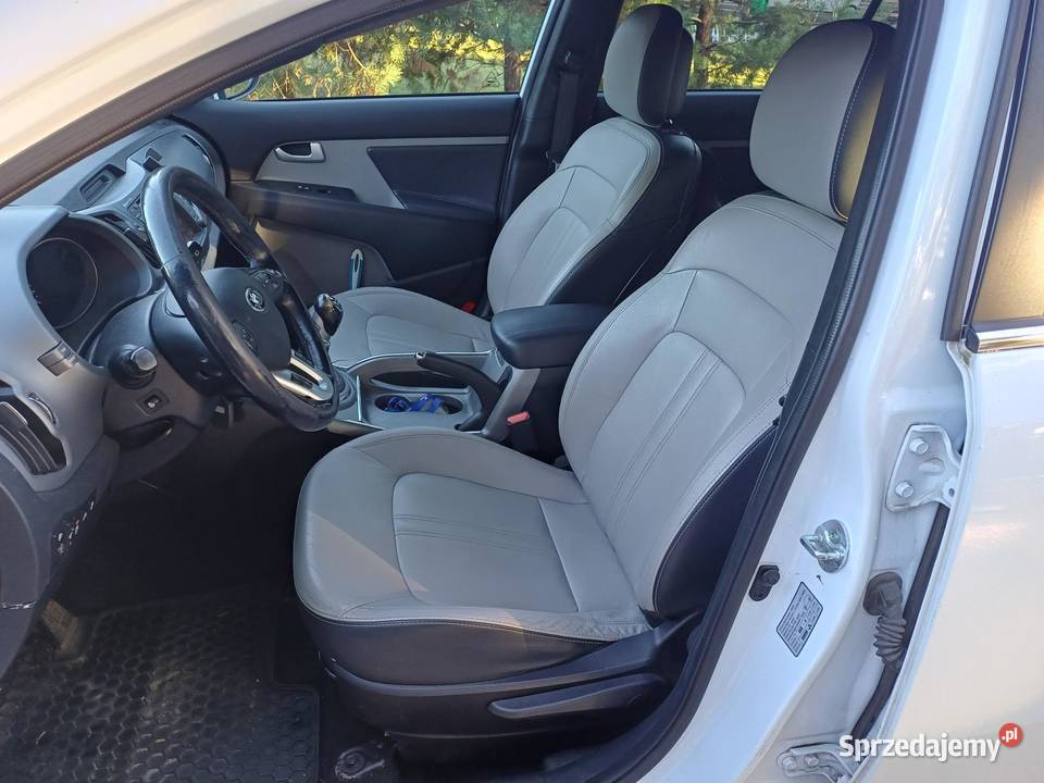 Kia Sportage 2015 17 Crdi auto bogato wyposażone 1700cm3 Łomna