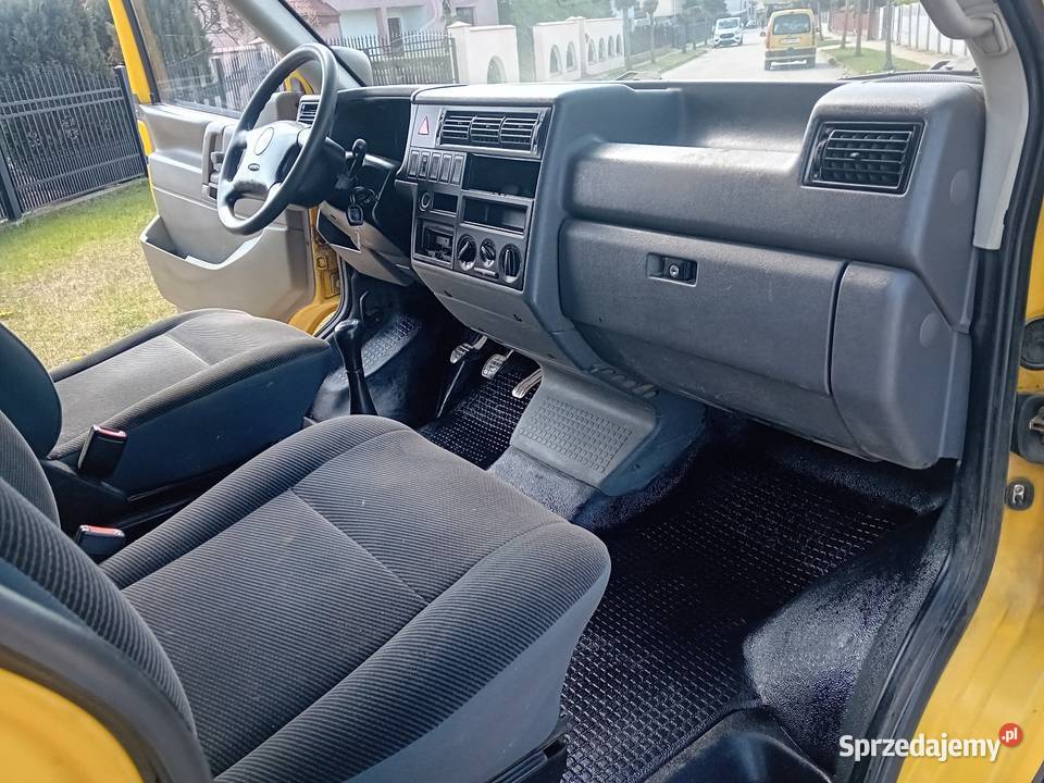 Volkswagen Transporter T4 19 TD 68 235 5 osobowy Raciąż