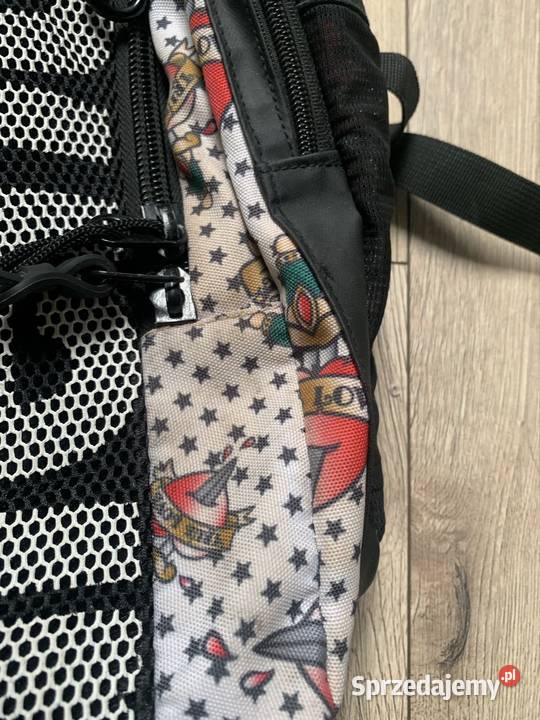 Zestaw skorka i plecak marki arena Pływanie