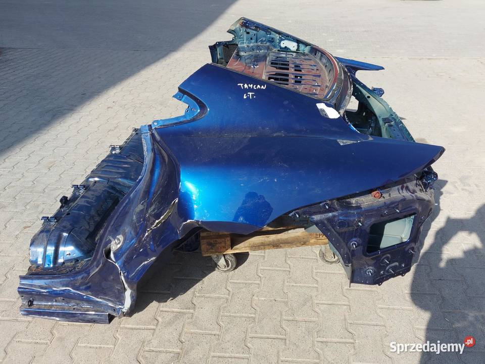 Porsche Taycan GTS 9J1 2023r Błotnik tył lewy