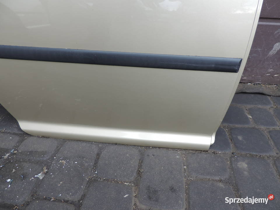 VOLKSWAGEN GOLF 4 IV 5D DRZWI PRAWY TYŁ LA1W Rok produkcji 2001 Drzwi Nowy Sącz sprzedam