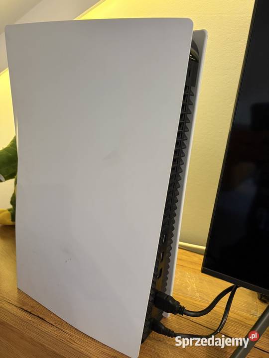 Play Station 5 z padem 1TB napęd stan ze sklepu Lublin