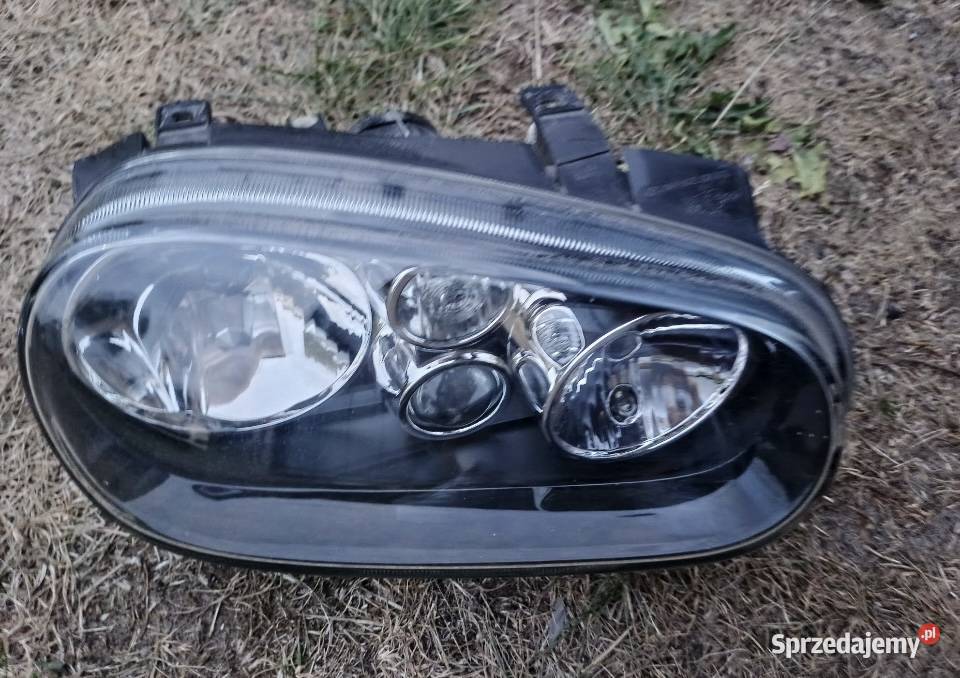 Lampa prawa reflektor przód VW Golf IV