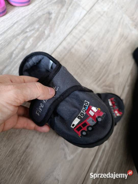 kapcie chłopięce rozmiar 27 długość wkładki 16 5 Rozmiar 27 Poznań