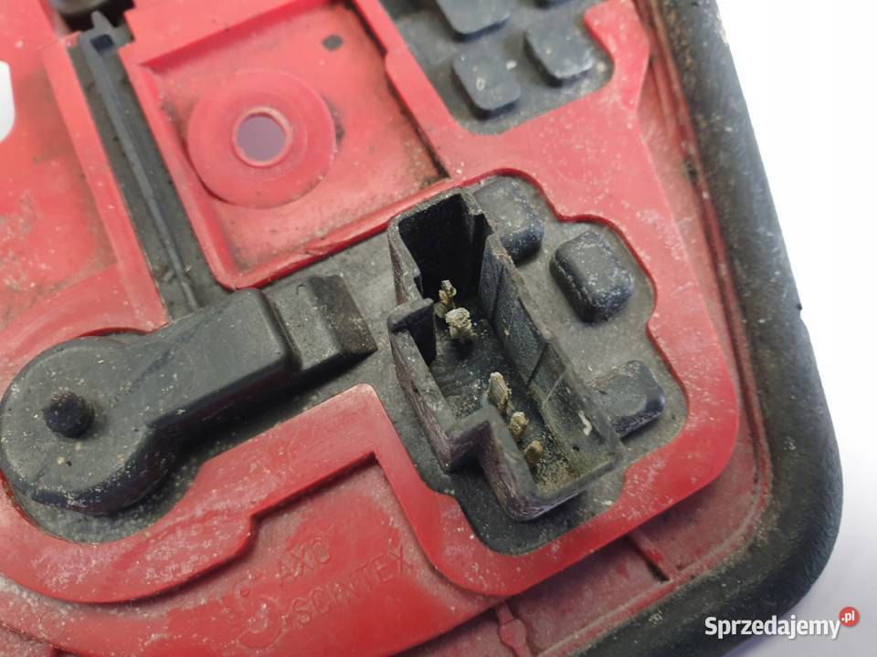 Peugeot 206 9803 WKŁAD TYLNEJ LAMPY Prawy tył Pozostałe Rudka