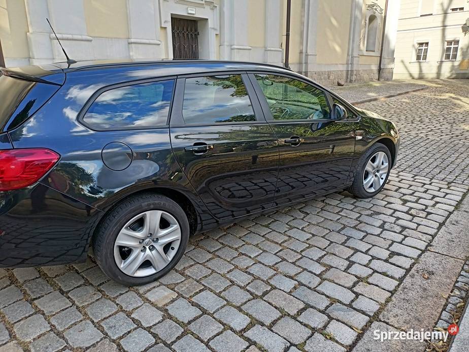 14 120 Świeżo Sprowadzona Zarejestrowana benzyna Wschowa