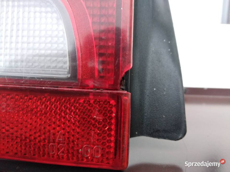 Mazda 323 BG hatchback HB lampa tył tylna lewa osobowe Sieradz
