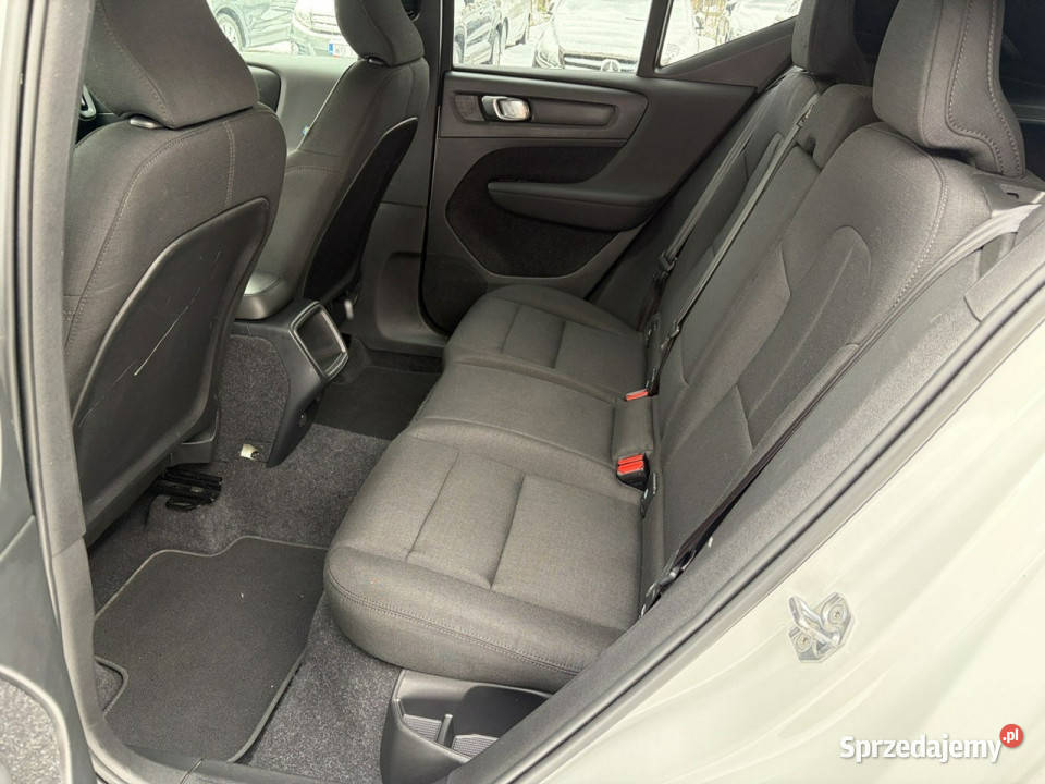 Volvo XC 40 T3 163 Automat Kamera CarPlay 2020 tempomat Lipówki