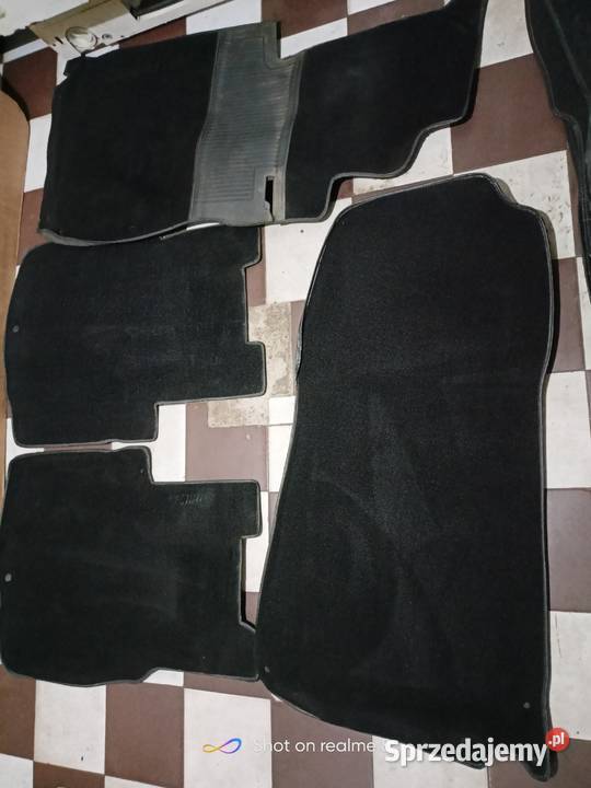 Mercedes 190 W201 dywany wykładzina tapicerka Skarżysko-Kamienna sprzedam