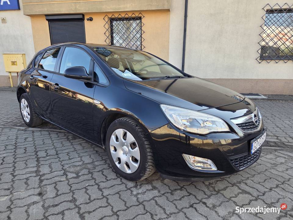 Opel Astra J 2010 benzyna 14 OC na nieuszkodzony pomorskie Wejherowo