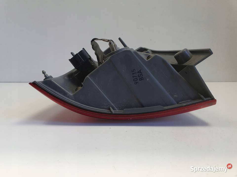 LAMPA PRAWA Kia Sorento II 0912r TYLNIA TYLNA Rudka