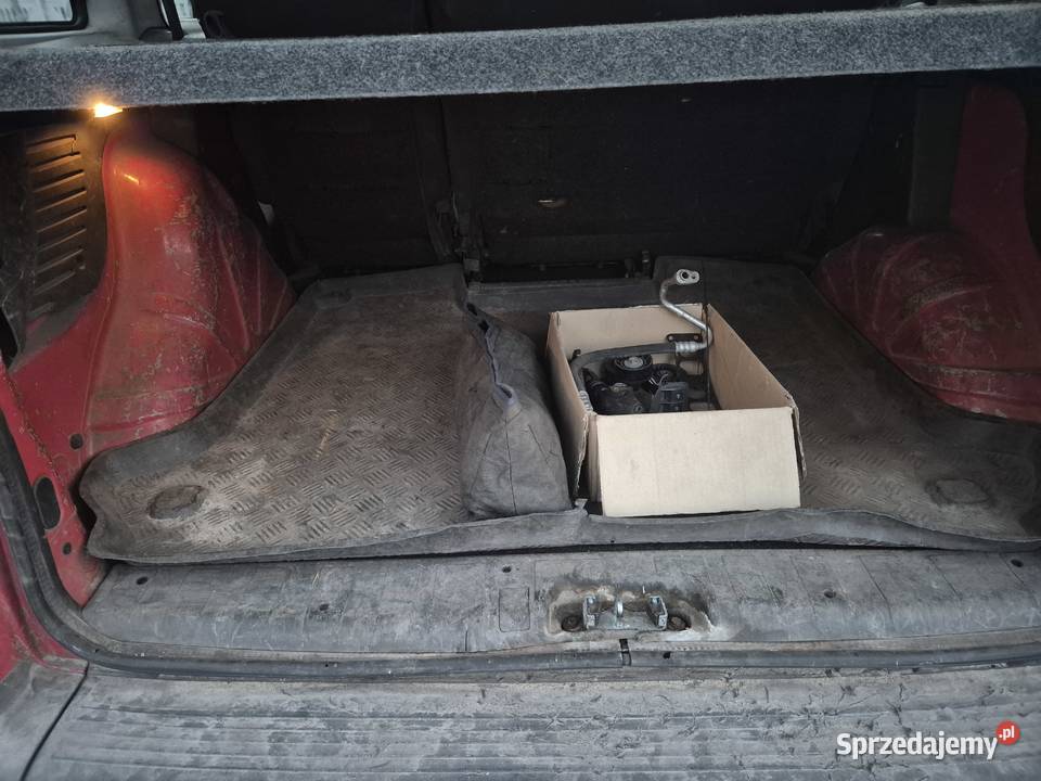 Fiat doblo 19 multijet osobowy klima hak el 1910cm3 Myszków