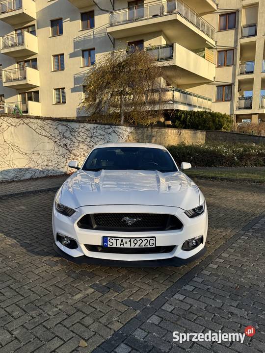 FORD MUSTANG GT 50 stan idealny