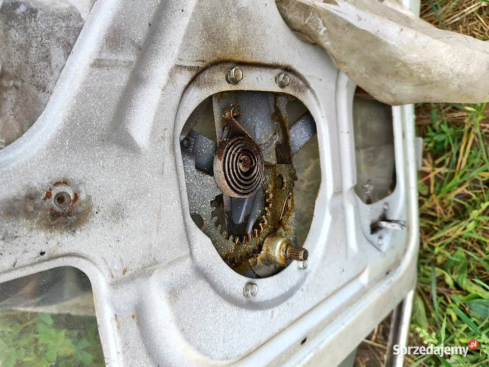 Trabant 601 drzwi pasażera prawe szyba mechanizm łódzkie Łódź