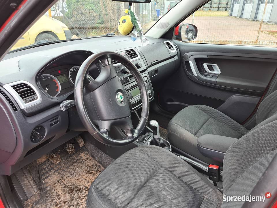Syndyk sprzeda samochód Skoda Fabia 14 benz 2007 czerwony Fabia sprzedam