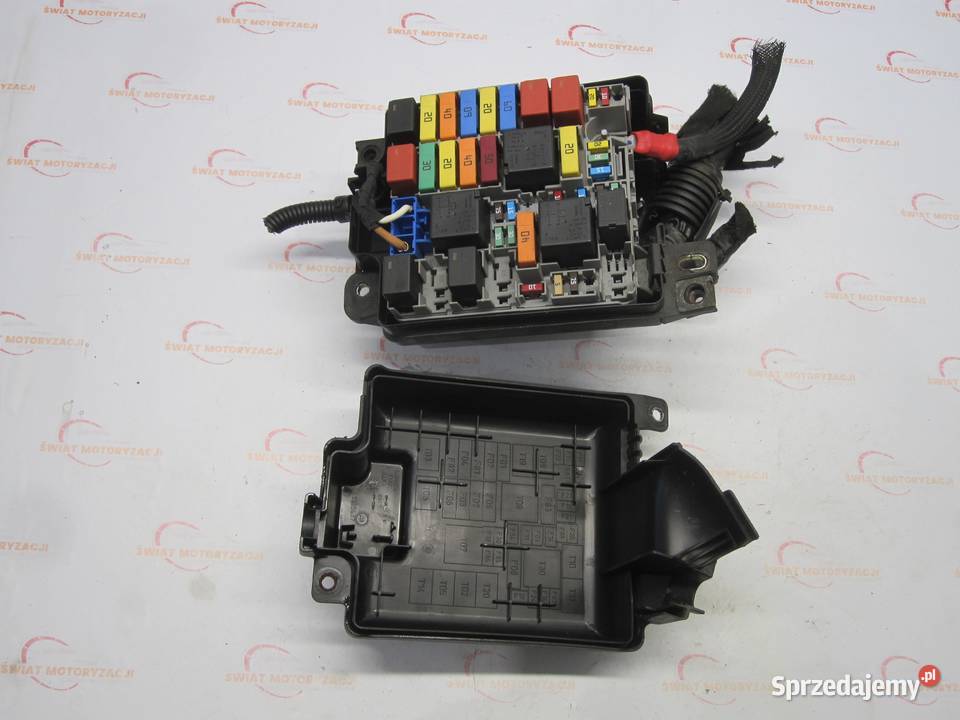 DOBLO II COMBO D 12r 16 skrzynka bezpieczników