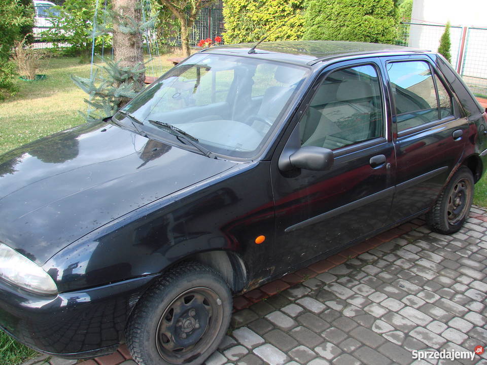 Ford Fiest 5 drzwi czarny części drzwi maska