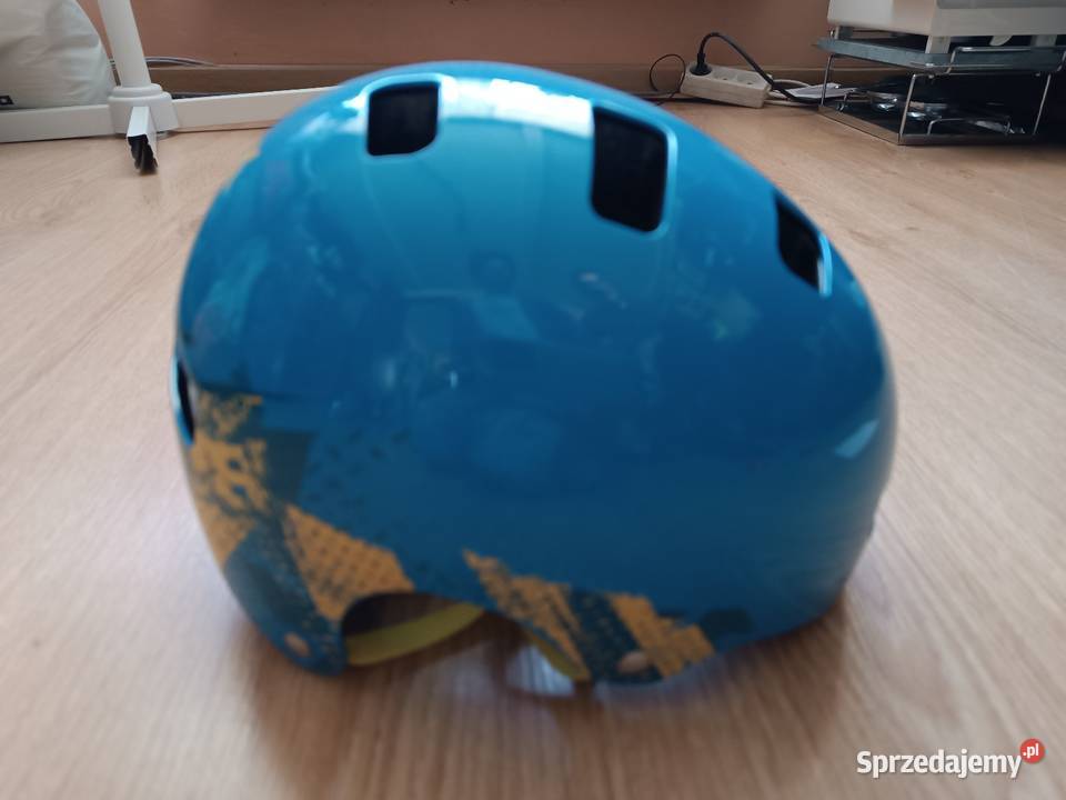 Kask dziecka na snowboard narty firmy UVEX śląskie Szczyrk