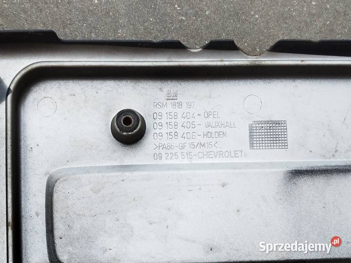 Osłona pokrywa silnika Opel Vectra b 16 16v lift Jasło