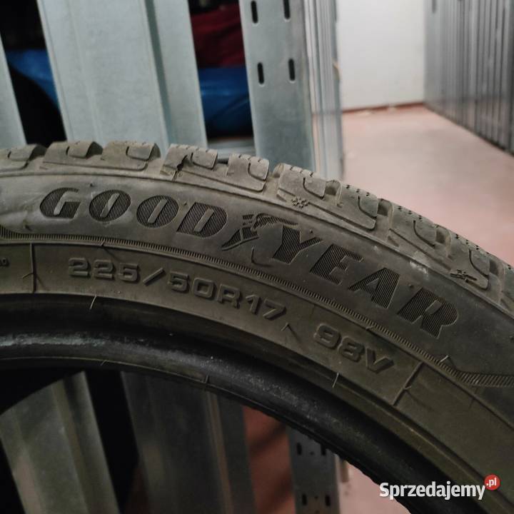 Opony Zimowe 4 Goodyear UltraGrip Performance Opony i felgi mazowieckie