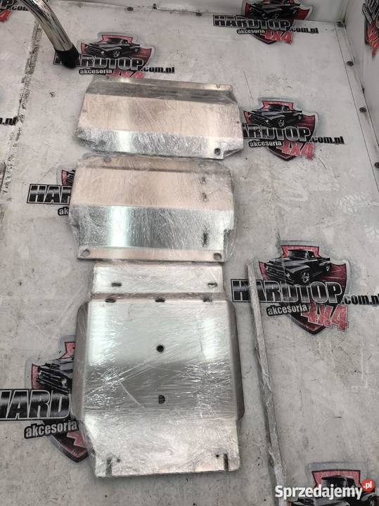 Osłona silnika Mitsubishi L200 2015 osobowe warmińsko-mazurskie Pasłęk