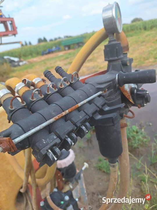 Opryskiwacz Ciągany 1000L