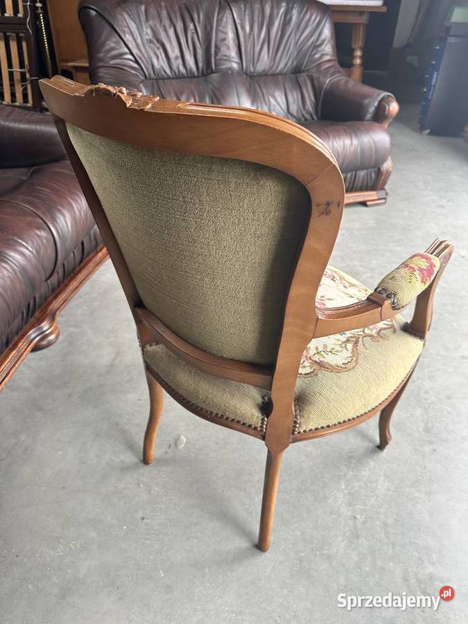 Ładny drewniany fotel w stylu ludwikowskim Sławoszewek
