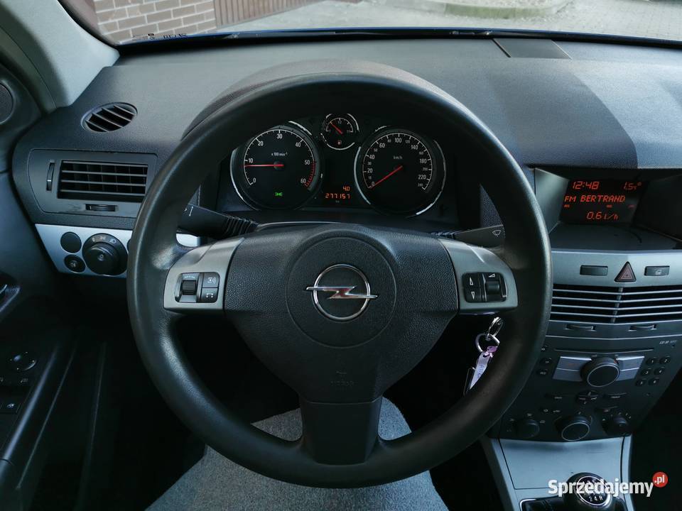 Opel Astra 04r 17CDTI 101 stan wzorowyklimanowy Zarejestrowany w Polsce Astra Motoryzacja