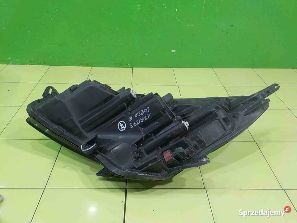 OPEL CORSA E 17r lampa prawa przod 1LF011830041 osobowe Suków