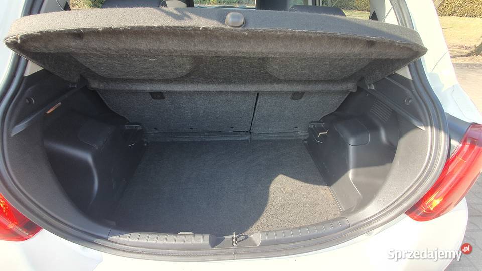 Yaris hybryda 2014r FL 4/5