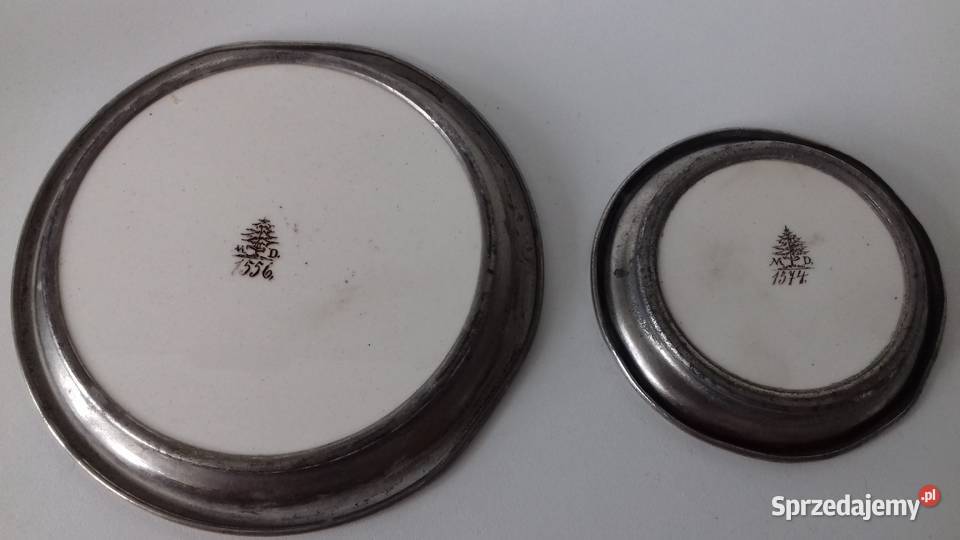 Dwa stare podstawki sygnowane Warszawa