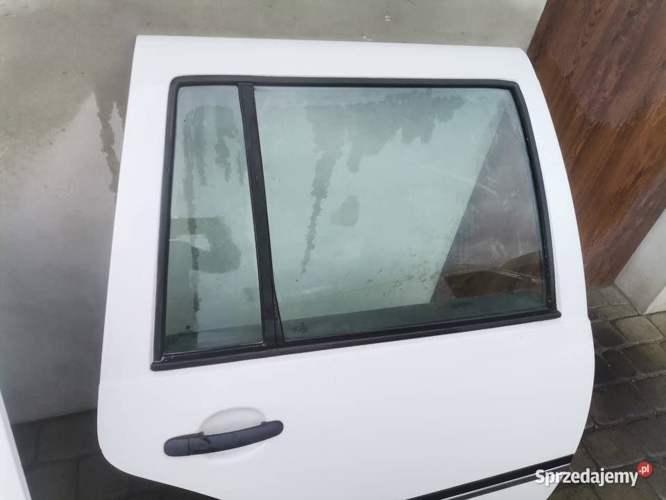 VW GOLF 4 KOMBI DRZWI PRAWY TYŁ Rok produkcji 2001 Nowy Sącz
