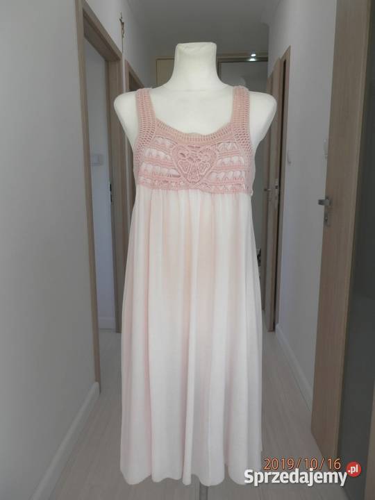 Sukienka Pudrowa Ażur Koronka Boho Przewiewna Rozkloszowana  Łomża