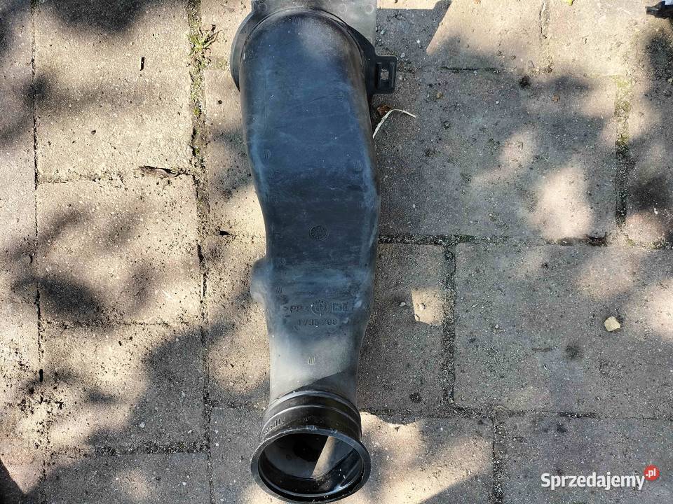 Króciec chłodzenia alternatora BMW E34 Poręba