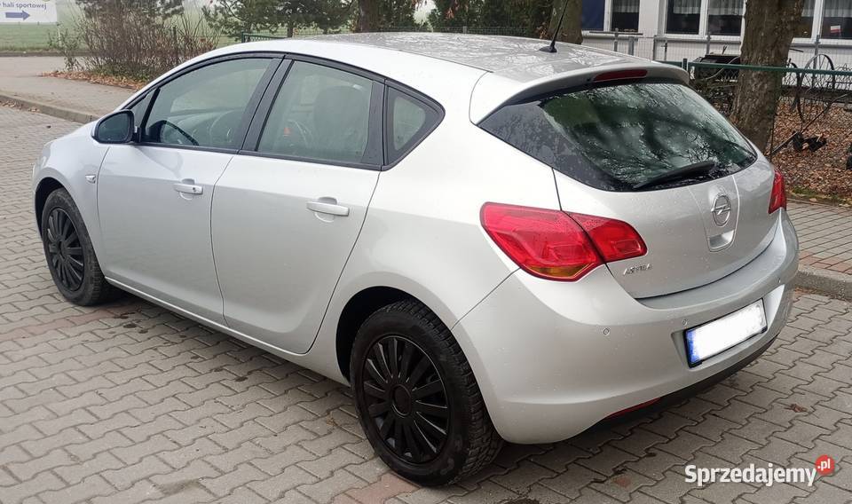 Opel Astra J automat benzyna super stan elektryczne szyby Brodnica sprzedam