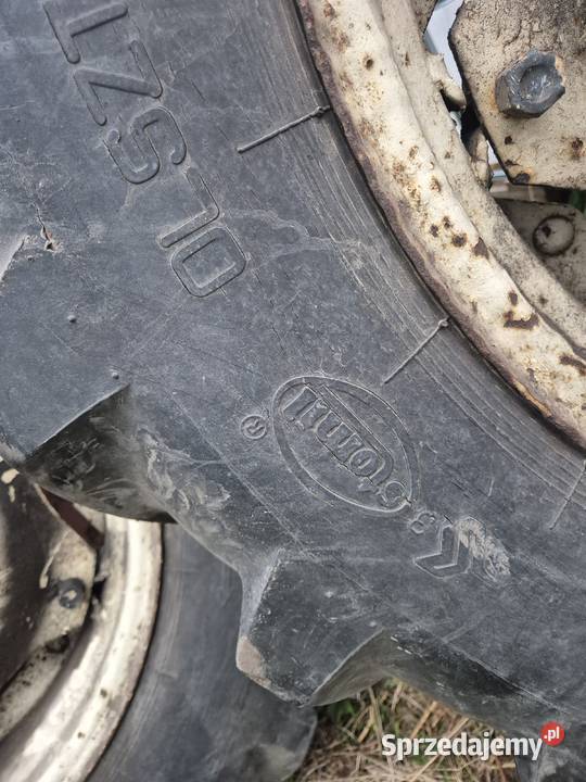 Koła Ursus C330 tył opona 12428 Pozostałe Bucze