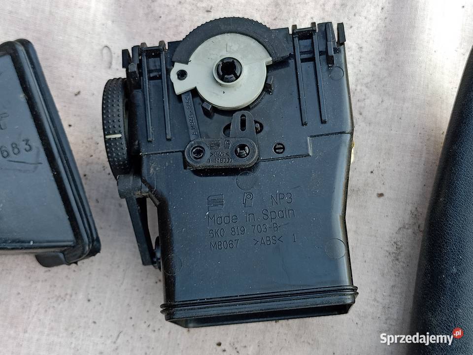 Kratka nawiewu Seat Ibiza 2000r 3d FL osobowe Wyposażenie wnętrza lubelskie Puchaczów